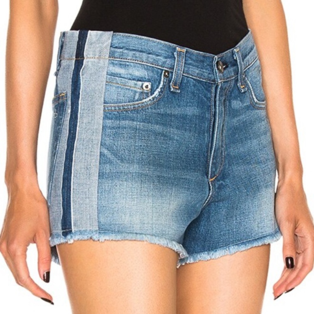 RAG & BONE Marilyn Short
Color: Reverse Salvage